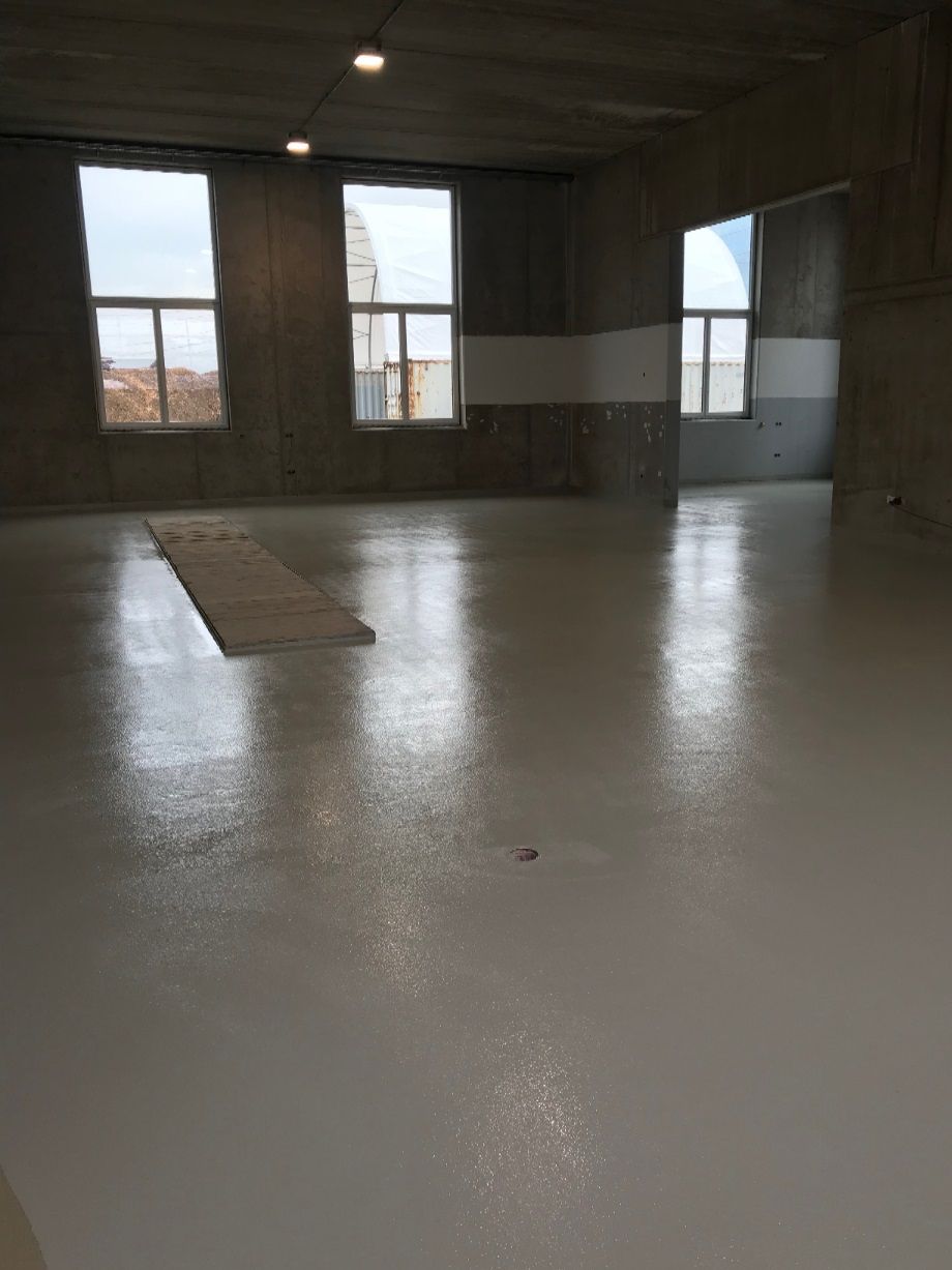 Kunstharzbeschichtung 300m²
Öldicht und Ölbeständig,-auf Kunstharzbasis